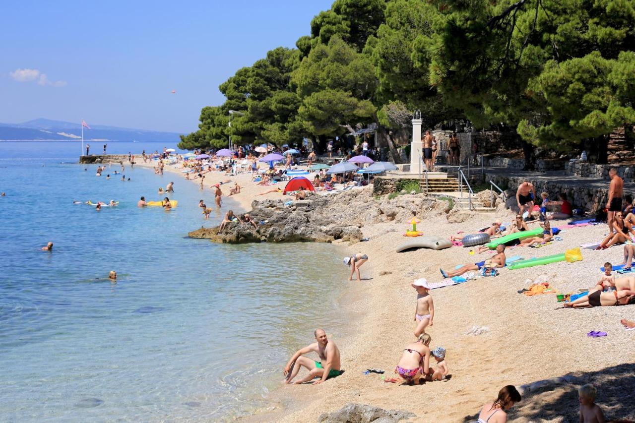 Apartments By The Sea Brela, Makarska - 16950 外观 照片