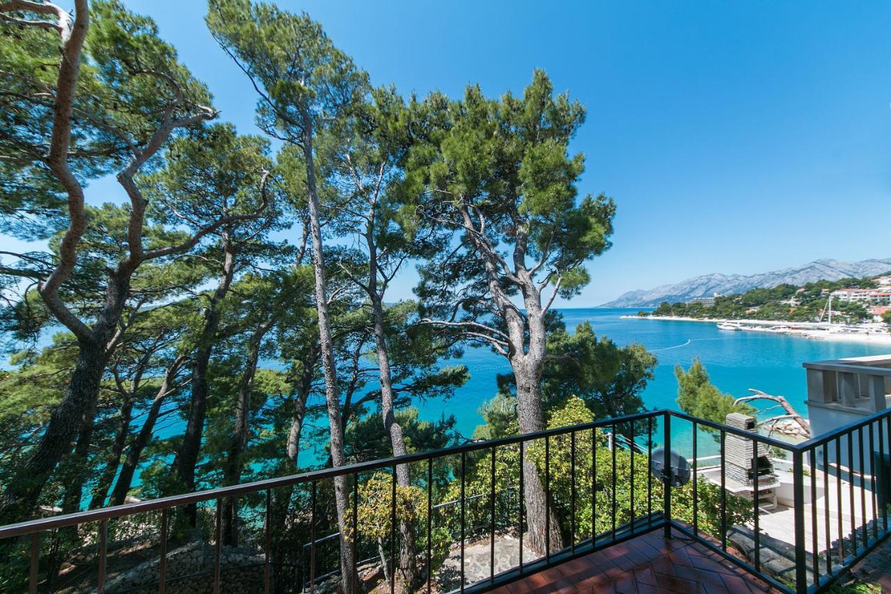 Apartments By The Sea Brela, Makarska - 16950 外观 照片