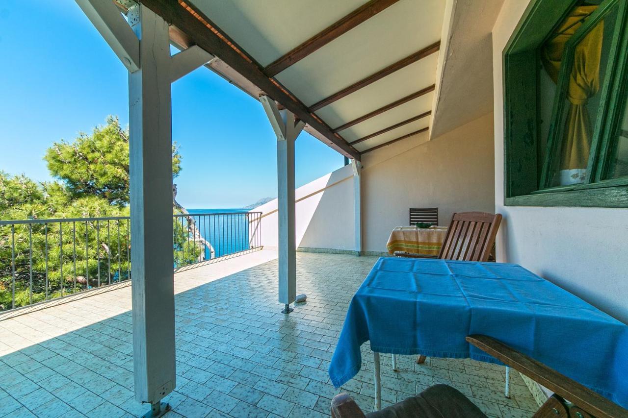 Apartments By The Sea Brela, Makarska - 16950 外观 照片