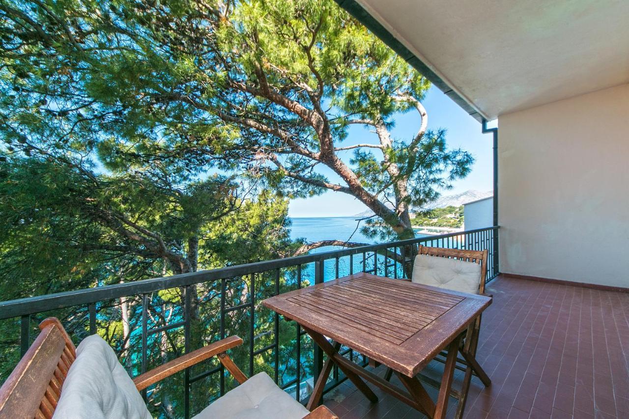 Apartments By The Sea Brela, Makarska - 16950 外观 照片
