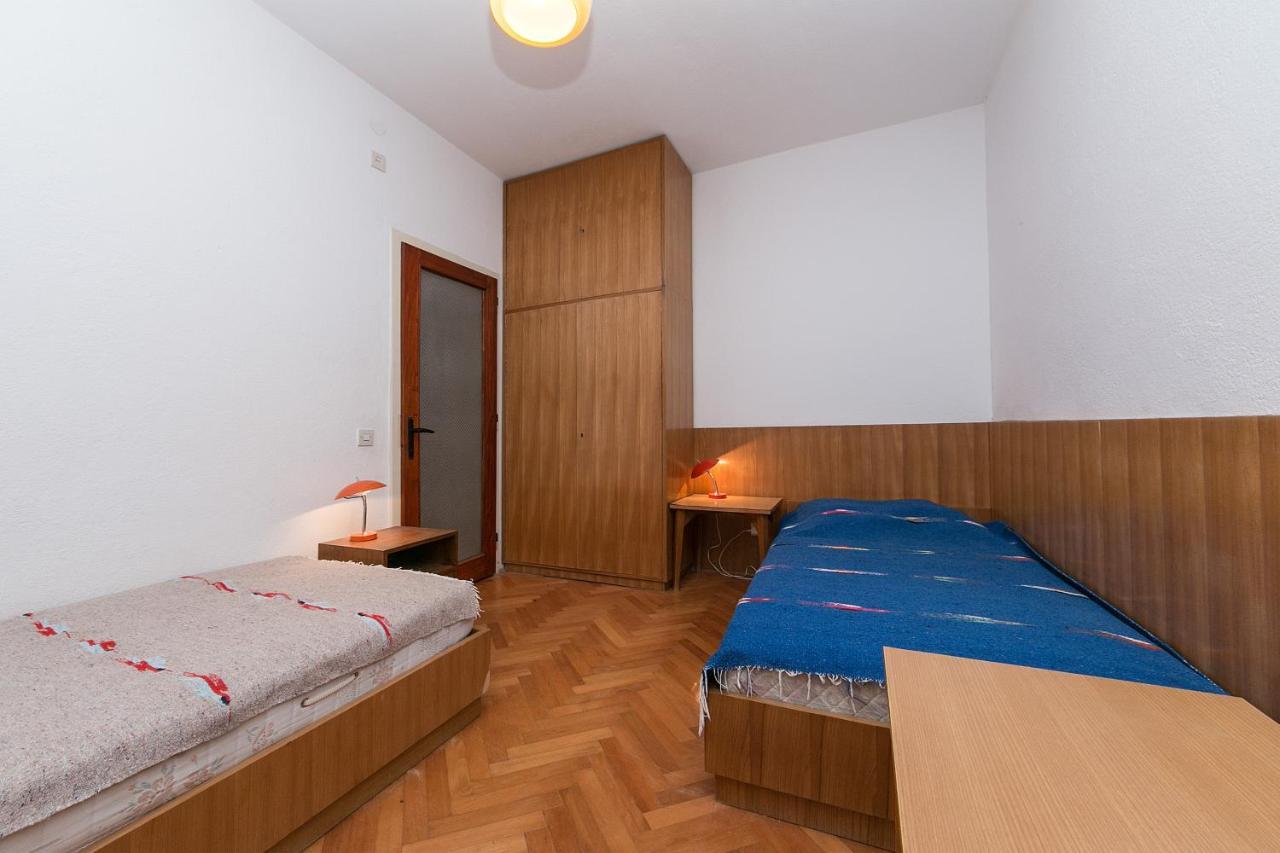 Apartments By The Sea Brela, Makarska - 16950 外观 照片